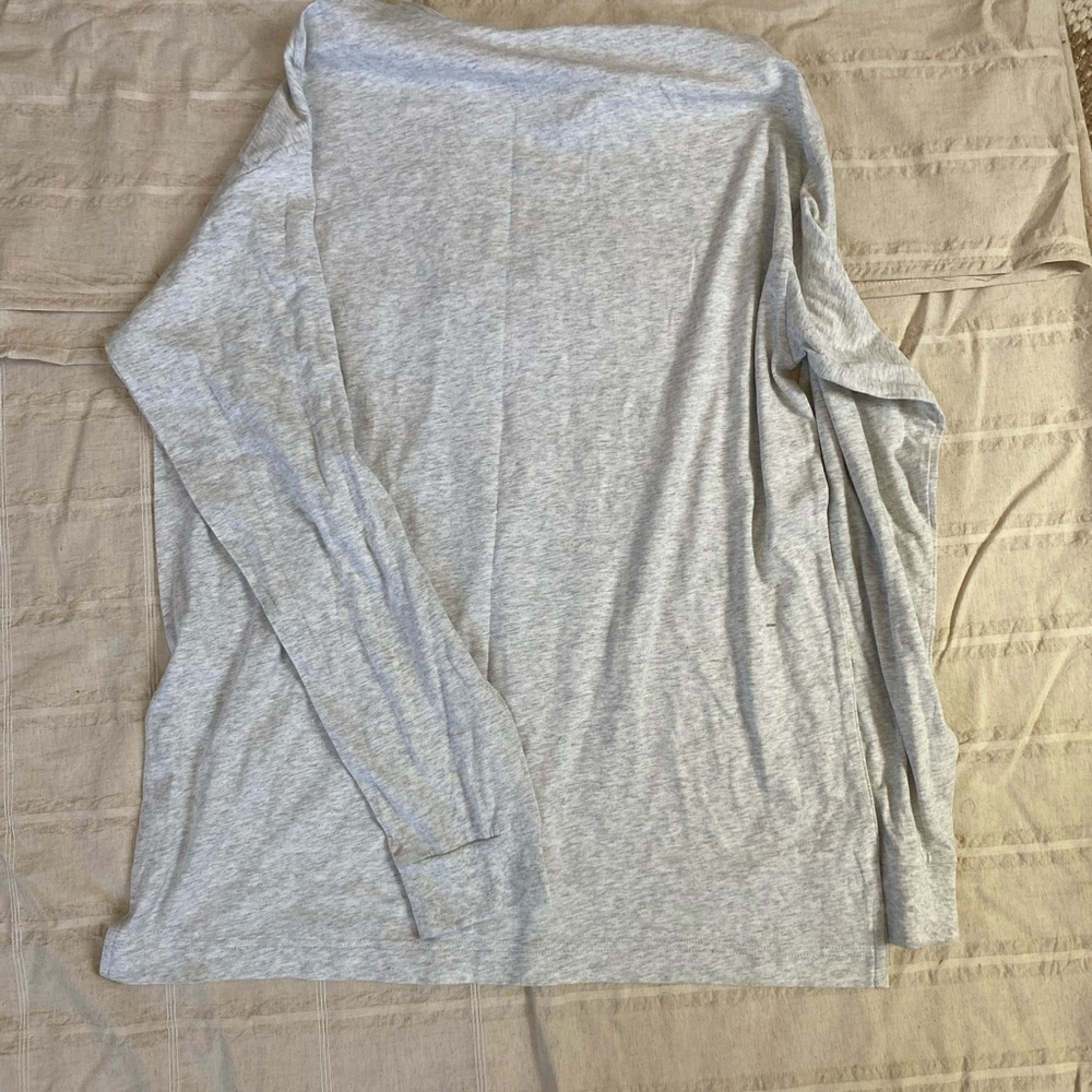 PINK Victoria's Secret Heather Gray Tee - Picture 4 of 4